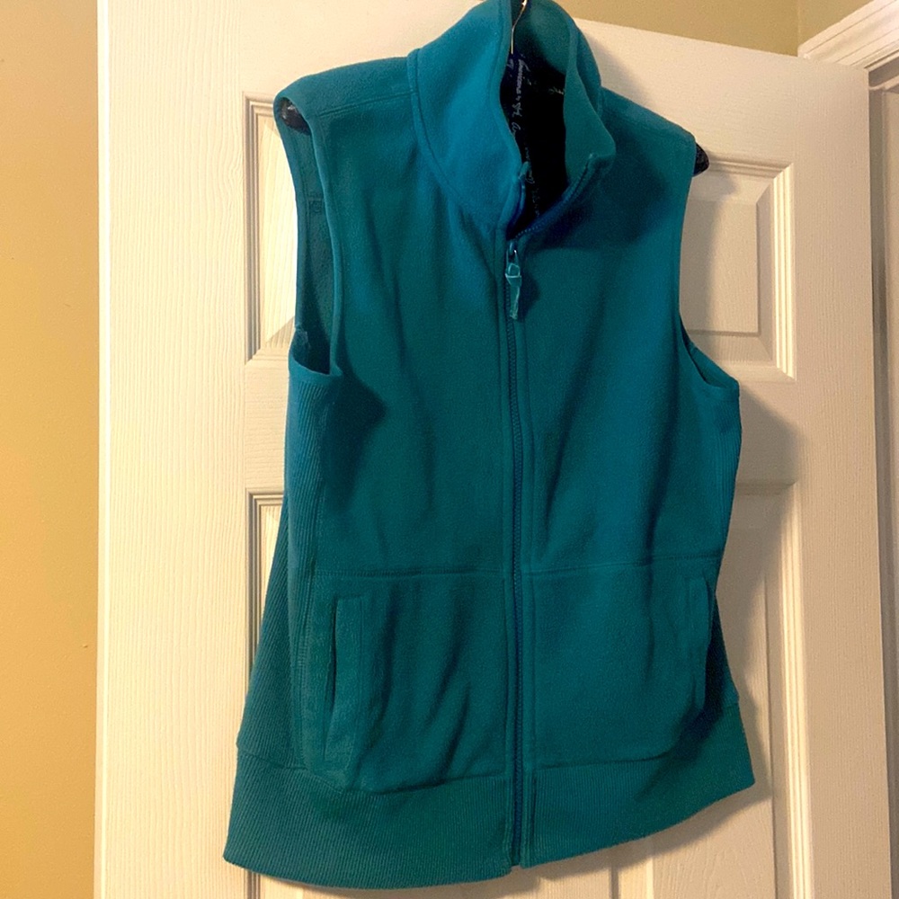 Old Navy teal fleece vest